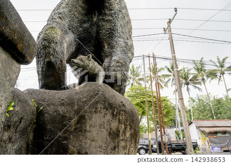 October 20, 2024, Guri Island, Inni: Special photo of the musk-filled statue at the entrance of Alisa Haruma October 20, 2024, Guri Island, Inni: Special photo of the musk-filled statue at the entrance of Alisa Haruma 142938653
