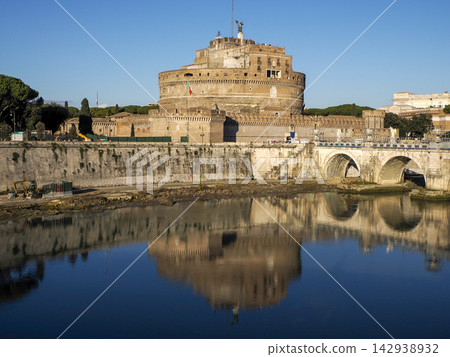 Castel Sant Angelo Reflected in Tiber River Rome Italy Castel Sant Angelo Reflected in Tiber River Rome Italy 142938932