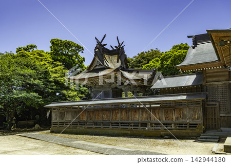 Akasaki Kanzaki Shrine, Main Hall, Kotoura Town, Tottori Prefecture Akasaki Kanzaki Shrine, Main Hall, Kotoura Town, Tottori Prefecture 142944180