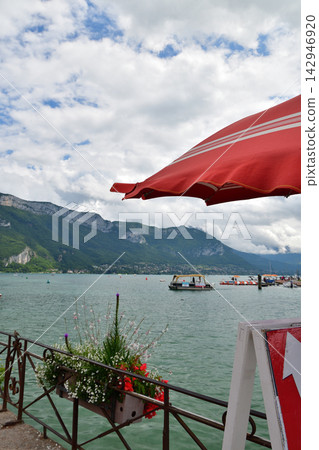 Summer scenery at Lake Annecy, France (July 2021) Summer scenery at Lake Annecy, France (July 2021) 142946920