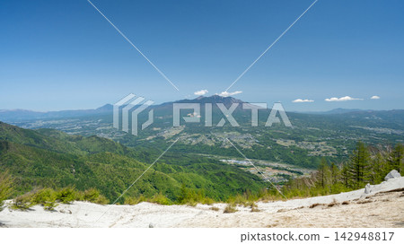 [山梨縣] 從雁原眺望日向山、八嶽山脈。 142948817