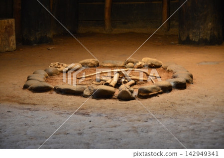 壁爐(重建)(三內丸山遺址/青森縣青森市三內丸山) 壁爐(重建)(三內丸山遺址/青森縣青森市三內丸山) 142949341