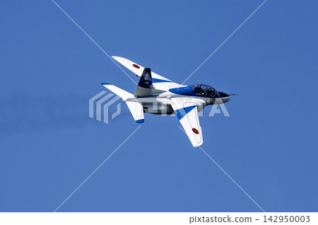 Blue Impulse aerobatic team at Matsushima Air Base conducts flight training under the autumn blue sky in Higashimatsushima City, Miyagi Prefecture. Blue Impulse aerobatic team at Matsushima Air Base conducts flight training under the autumn blue sky in Higashimatsushima City, Miyagi Prefecture. 142950003