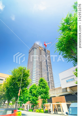 筑波快車柏之葉校區站：在建塔式公寓大樓（2026年） 142951076
