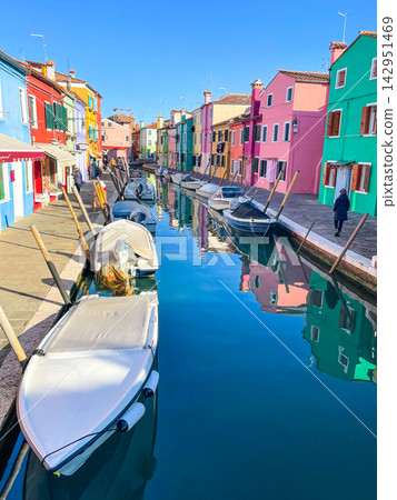 Vibrant houses on Burano Island, Venice, Italy Vibrant houses on Burano Island, Venice, Italy 142951469