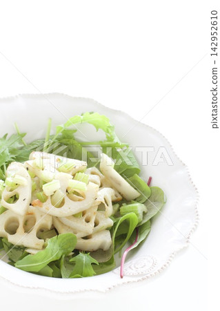 Lotus root and mizuna salad Lotus root and mizuna salad 142952610
