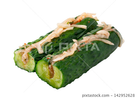 透明背景的黃瓜泡菜（oi kimchi）摳圖。 142952628