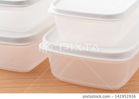 Close-up of a food storage container with a lid Close-up of a food storage container with a lid 142952916