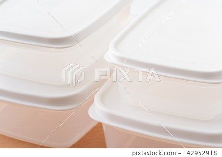 Close-up of a food storage container with a lid Close-up of a food storage container with a lid 142952918
