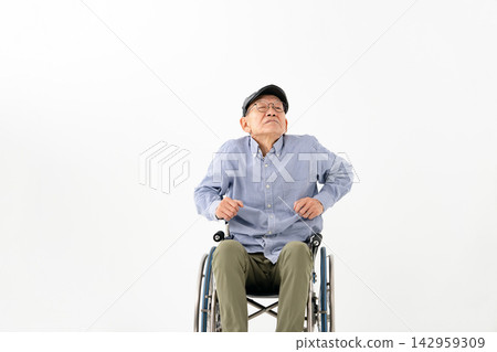 老年男性輪椅伸展 142959309