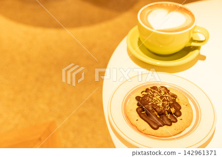 Dubai chocolate cookies and cafe latte Dubai chocolate cookies and cafe latte 142961371