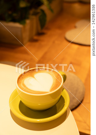Heart's cafe latte Heart's cafe latte 142961386