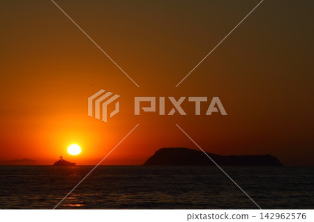 Seaside town of Turgutreis and spectacular sunsets Seaside town of Turgutreis and spectacular sunsets 142962576