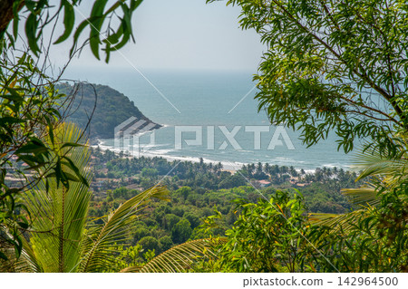 Awe view on Indian Ocean : Kudle  beach of Gokarna (Karnataka state) 142964500