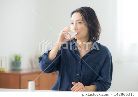 藥物圖像 藥物圖像 142966313