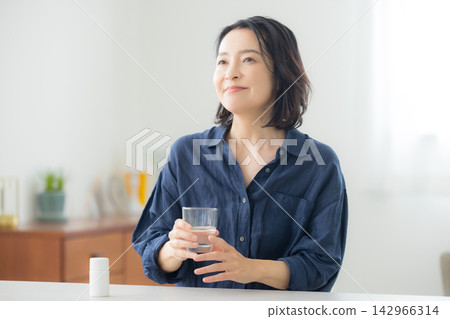 Medication image Medication image 142966314