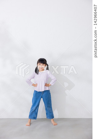 一個活潑的小學生 一個活潑的小學生 142966407