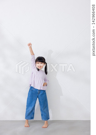 一個活潑的小學生 一個活潑的小學生 142966408