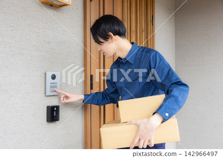 Delivery person to deliver Delivery person to deliver 142966497