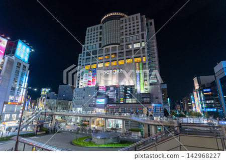 八王子站前的城市夜景與娛樂區 142968227