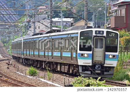 Chuo Main Line Uenohara JR East 211 series N305 formation (Nagano) Chuo Main Line Uenohara JR East 211 series N305 formation (Nagano) 142970357