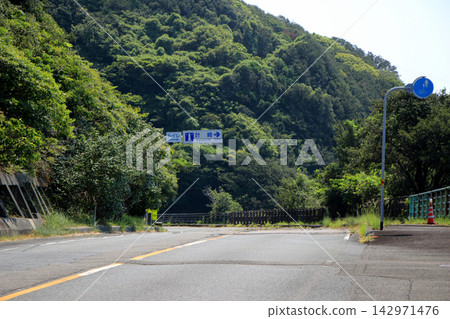 國道沿線的路標 國道沿線的路標 142971476