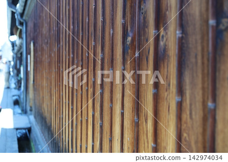 Plate wall Plate wall 142974034