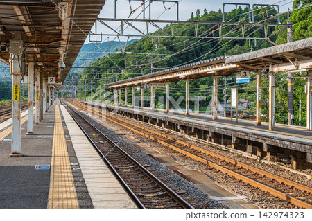 滋賀縣長濱市 JR 西日本北陸線近江鹽津站 142974323