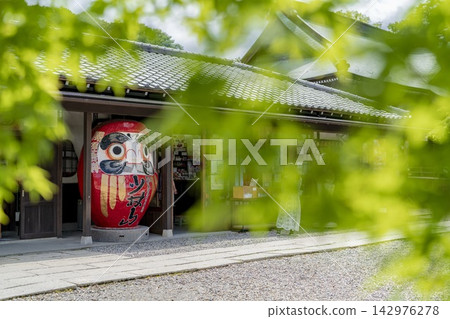 隱匿於自然中的日本寺廟和神社 隱匿於自然中的日本寺廟和神社 142976278