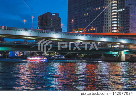 隅田川河畔美麗的夜景 隅田川河畔美麗的夜景 142977084
