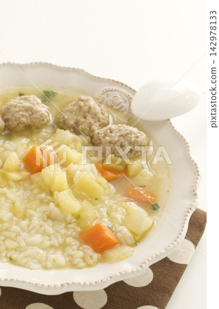 Meatball and vegetable soup with rice Meatball and vegetable soup with rice 142978133
