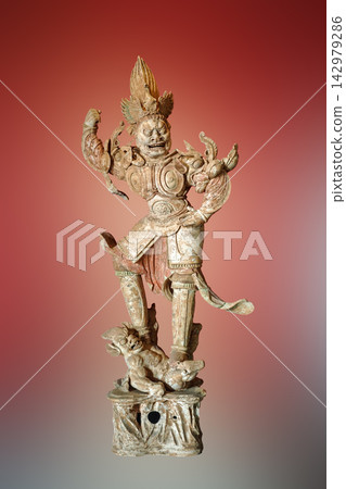 Painted Terracotta Heavenly King, Kaiyuan 2nd year, Tang Dynasty, Palace Museum, Beijing China Painted Terracotta Heavenly King, Kaiyuan 2nd year, Tang Dynasty, Palace Museum, Beijing China 142979286