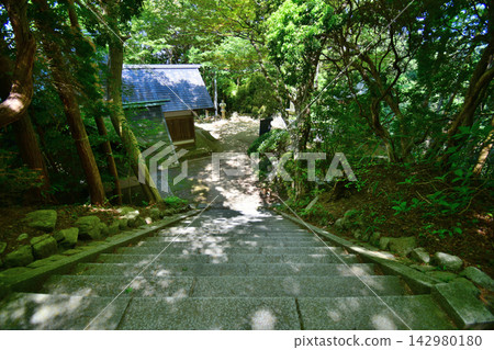 Chihaya Castle, a national historical site, was built by Kusunoki Masashige during the Nanboku-cho period. Chihaya Castle, a national historical site, was built by Kusunoki Masashige during the Nanboku-cho period. 142980180