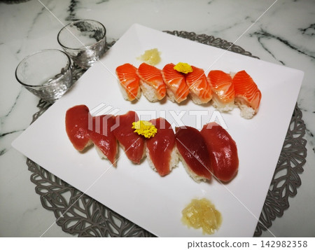 I tried arranging supermarket sushi on a plate. I tried arranging supermarket sushi on a plate. 142982358