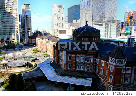 The central station bathed in the morning sun... The beautiful red brick station building of Tokyo Station. The central station bathed in the morning sun... The beautiful red brick station building of Tokyo Station. 142983252