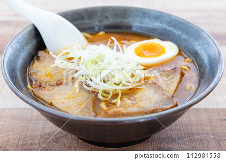 Delicious miso pork noodles Delicious miso pork noodles 142984558