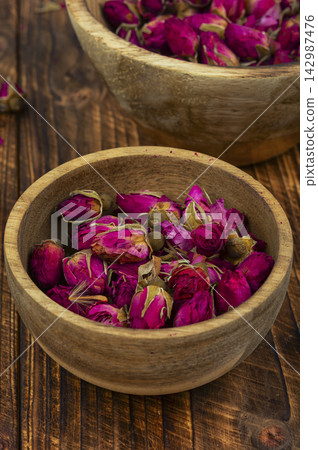 Fragrant dried roses and petals for tea and aromatherapy 142987476