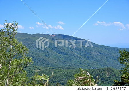 從磐梯吾妻天際線眺望稻苗代方向的山脈(福島縣福島市) 從磐梯吾妻天際線眺望稻苗代方向的山脈(福島縣福島市) 142988157