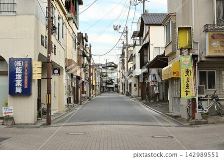 飯坂溫泉(福島縣福島市)的傳統街景 飯坂溫泉(福島縣福島市)的傳統街景 142989551