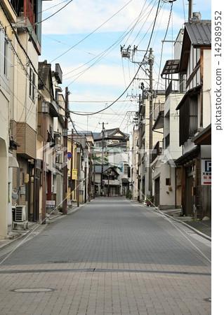 飯坂溫泉(福島縣福島市)的傳統街景 飯坂溫泉(福島縣福島市)的傳統街景 142989552