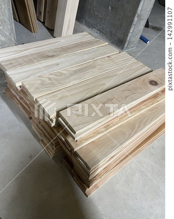 DIY專案剩餘的邊角料和廢木材 142991107