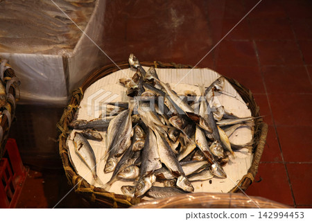 Salt-dried fish (ham yui) sold in Des Voeux Road West, Hong Kong. It resembles Kusaya and has a delicious smell. It used to be cheap, but now it's expensive Salt-dried fish (ham yui) sold in Des Voeux Road West, Hong Kong. It resembles Kusaya and has a delicious smell. It used to be cheap, but now it's expensive 142994453