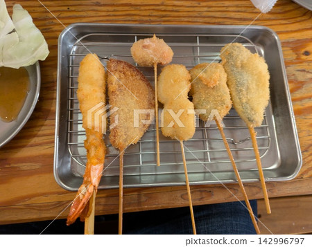 炒豬肉和那迦的串 炒豬肉和那迦的串 142996797