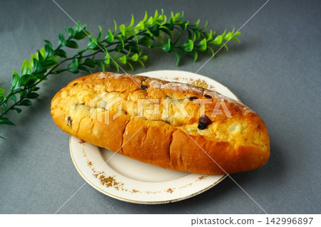 Grape bread Grape bread 142996897