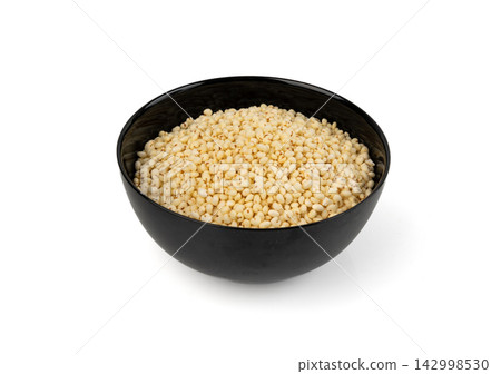 Puffed millet isolated, crispy cereal breakfast, ancient healthy food 142998530