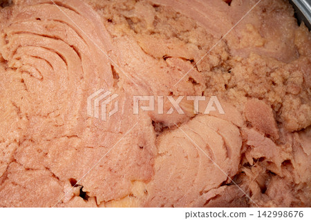 Canned Tuna Close Up, Albacore Fish Chunks in Open Tin Can Canned Tuna Close Up, Albacore Fish Chunks in Open Tin Can 142998676