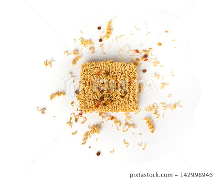 Raw Noodles, Dry Round Ramen Noodle, Uncooked Korea Vermicelli, Chinese Wheat Pasta Raw Noodles, Dry Round Ramen Noodle, Uncooked Korea Vermicelli, Chinese Wheat Pasta 142998946