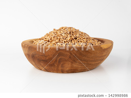 Wheat Grains Isolated, Barley Pile Wheat Grains Isolated, Barley Pile 142998986