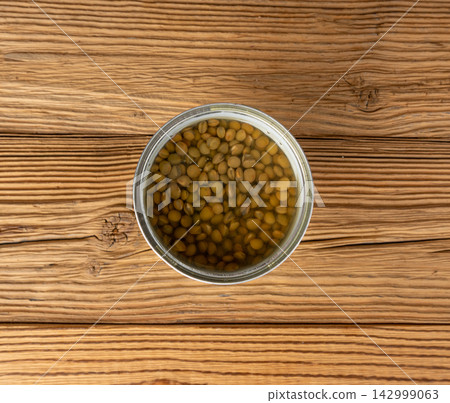 Cooked lentil, boiled green lentils 142999063