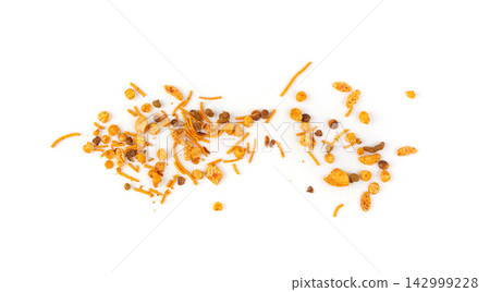 Navrattan namkeen mixture. Indian nimko snack, spicy and sweet farsaan 142999228